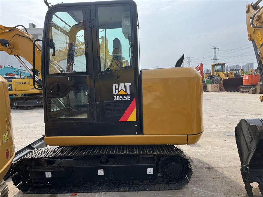 305.5E2 Используемый экскаватор Caterpillar 5,5-тонный мини-гидравлический гусеничный экскаватор
