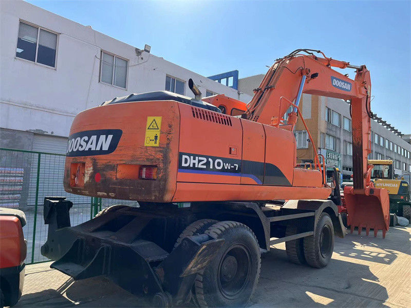 Оригинальный использованный колесный экскаватор Doosan DH210W использованный колесный экскаватор Doosan 21 тонны