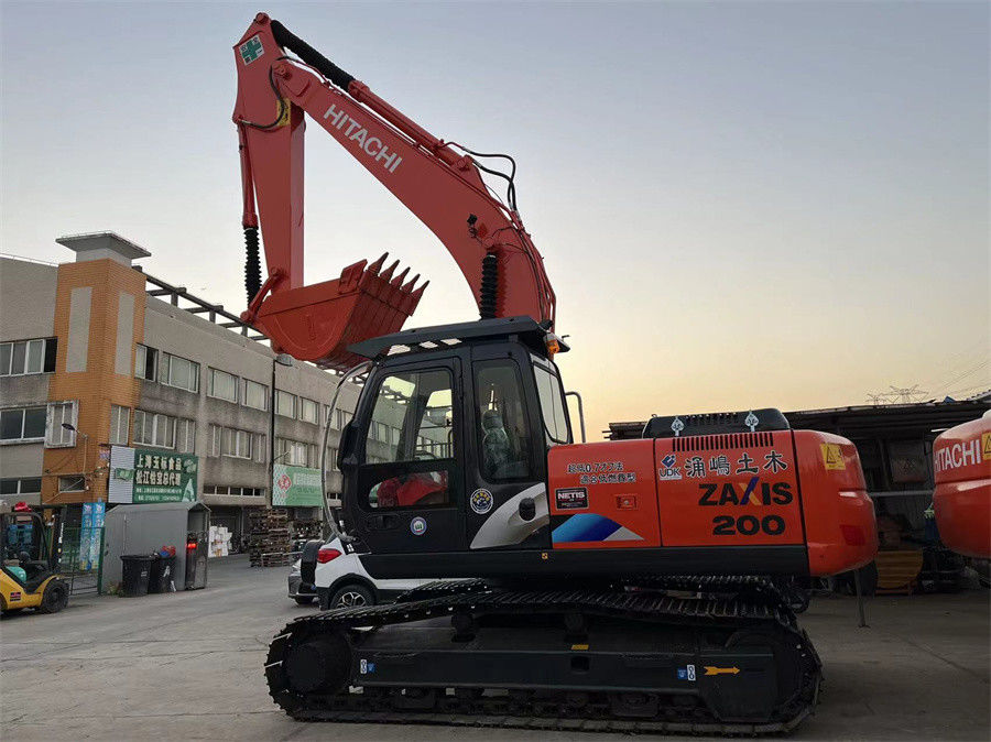 Использованная Япония 2021 год Хитачи экскаватор ZX200 Отличное состояние Красный цвет