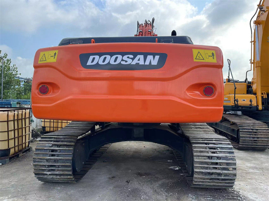 Использованный экскаватор Doosan DX225 изготовлен в Корее в хорошем состоянии низкое потребление топлива