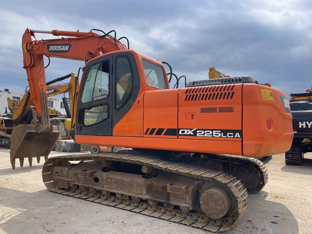 Найдите идеальное совпадение Подержанный экскаватор Doosan DX225LCA 22 тонны в отличном состоянии