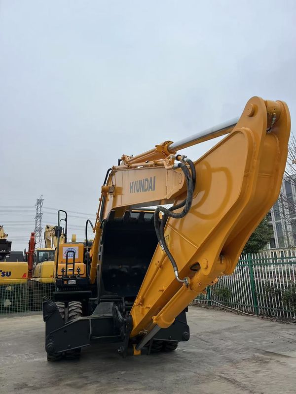 Двигающийся Тип Использованный Hyundai R210W-9 Колесный экскаватор 21 тонна Использованный Hyundai Колесный экскаватор