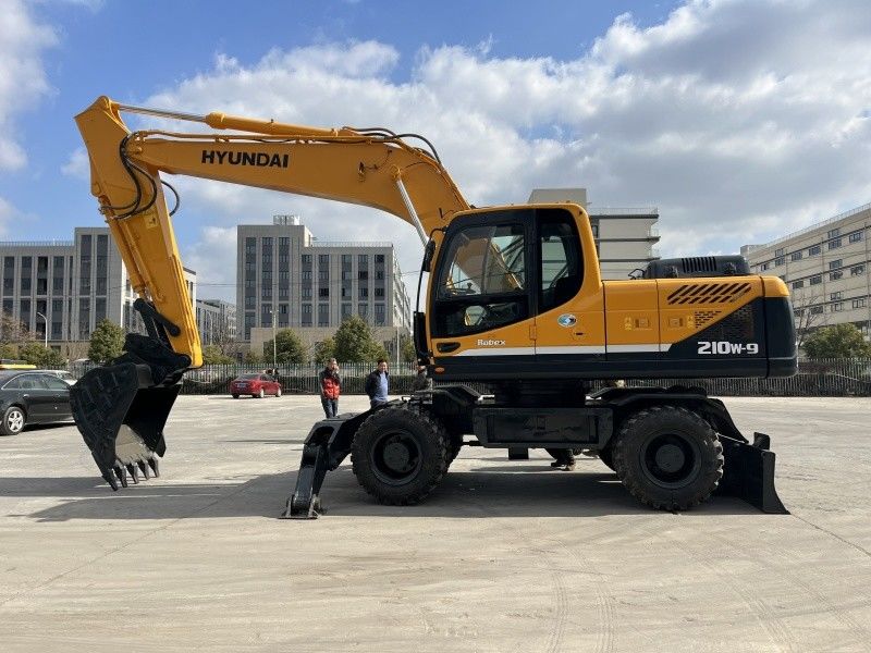 Использованный экскаватор Hyundai 210w-9 колесный экскаватор 21 тонны средних размеров использованные экскаваторы