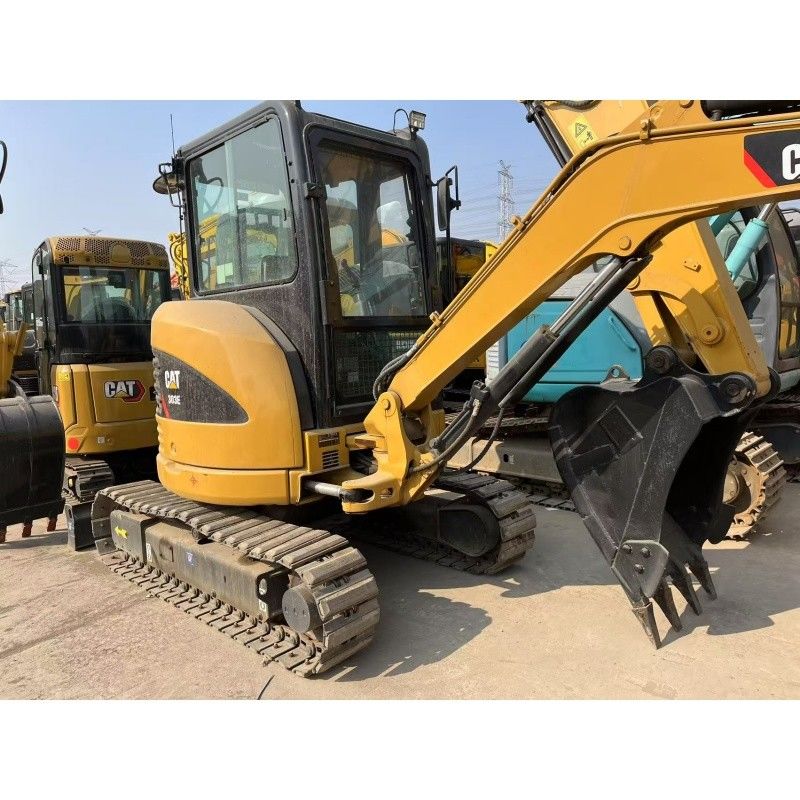 Использованные мелкие экскаваторы CAT 303E для небольших строительных площадок и узких помещений