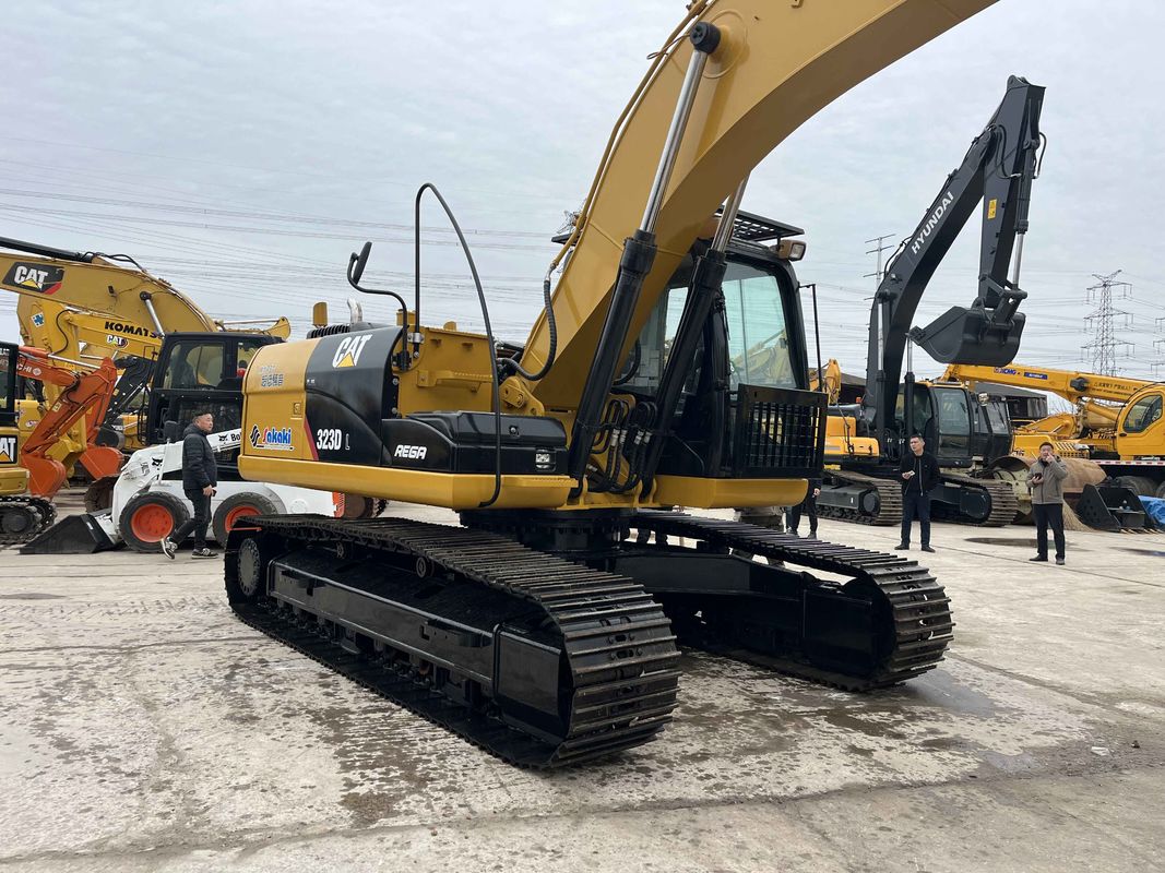 Использованный экскаватор CAT 323DL для строительства