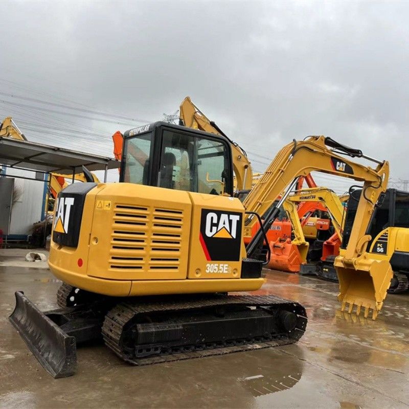 Малый 5-тонный экскаватор CAT 305.5E2 с дизельным двигателем C2.4 компактного размера