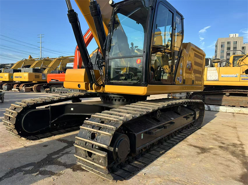 30-тонный подержанный экскаватор CAT 330. Новая модель гусеничного экскаватора Caterpillar 320 330