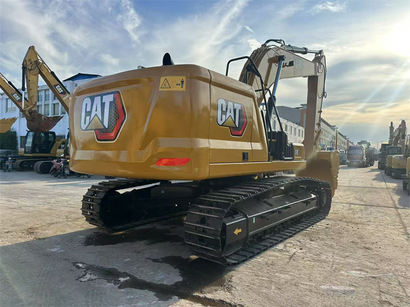 30-тонный подержанный экскаватор CAT 330. Новая модель гусеничного экскаватора Caterpillar 320 330
