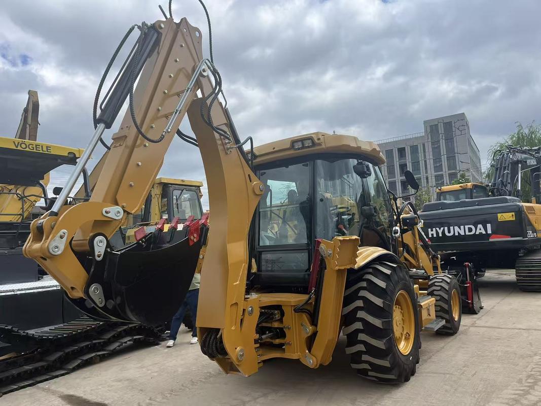 Совершенно новый экскаватор-погрузчик Caterpillar 420F с открывающимся ковшом и выдвижной стрелой