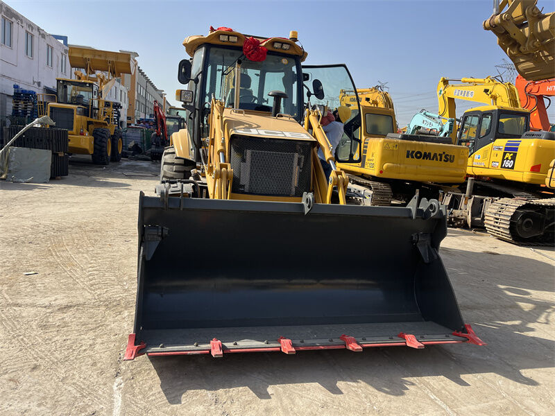 Строительная техника в хорошем состоянии, новая, экскаватор-погрузчик JCB 3CX на продажу